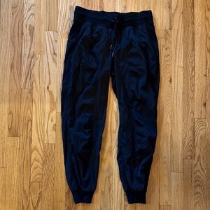 Lululemon sz 8 Black Dance pants Jogger great pre owned condition